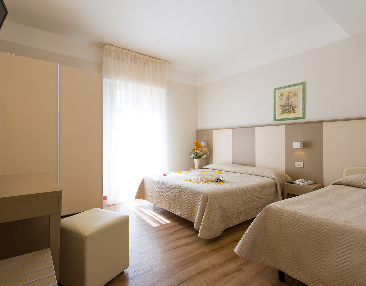 media.Camere-Romeo-01-Hotel-Giulietta-Riccione