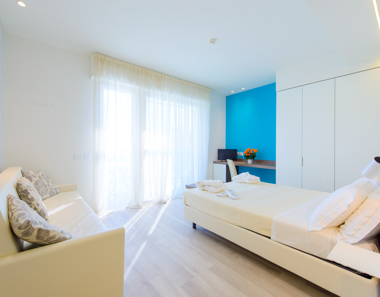 media.Camere-Junior-Suite-Giulietta-02-Hotel-Giulietta-Riccione