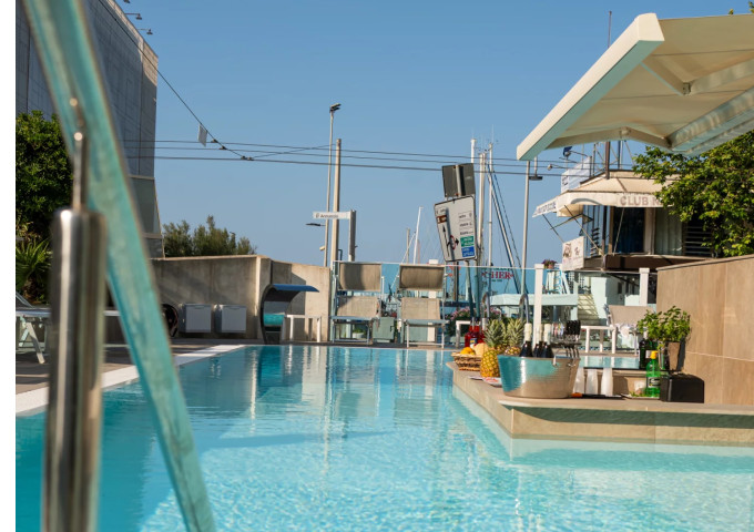 media.panoramica-piscina