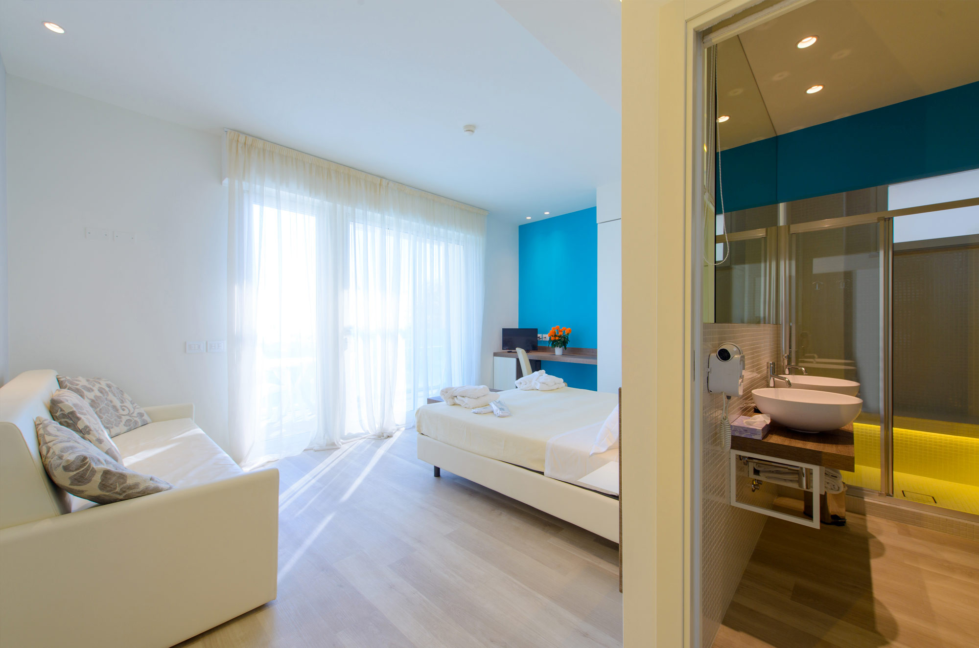 media.Slide-Junior-Suite-Giulietta-01-Hotel-Giulietta-Riccone