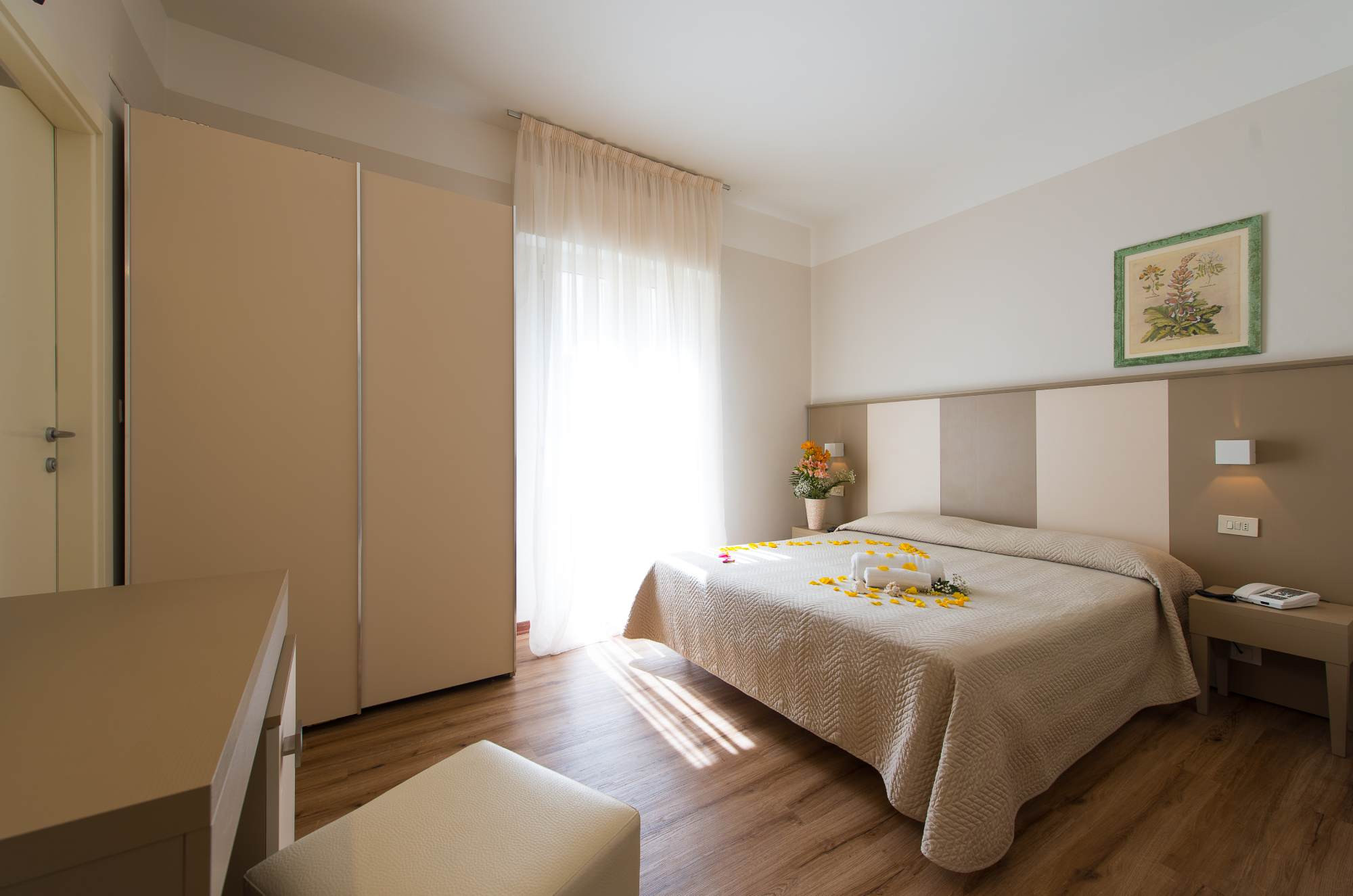 media.Slide-camera-Romeo